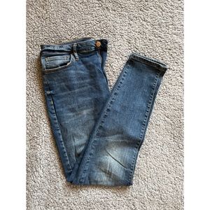 Forever 21 Size 29 Medium Wash Blue High Waisted Skinny Denim Jeans.